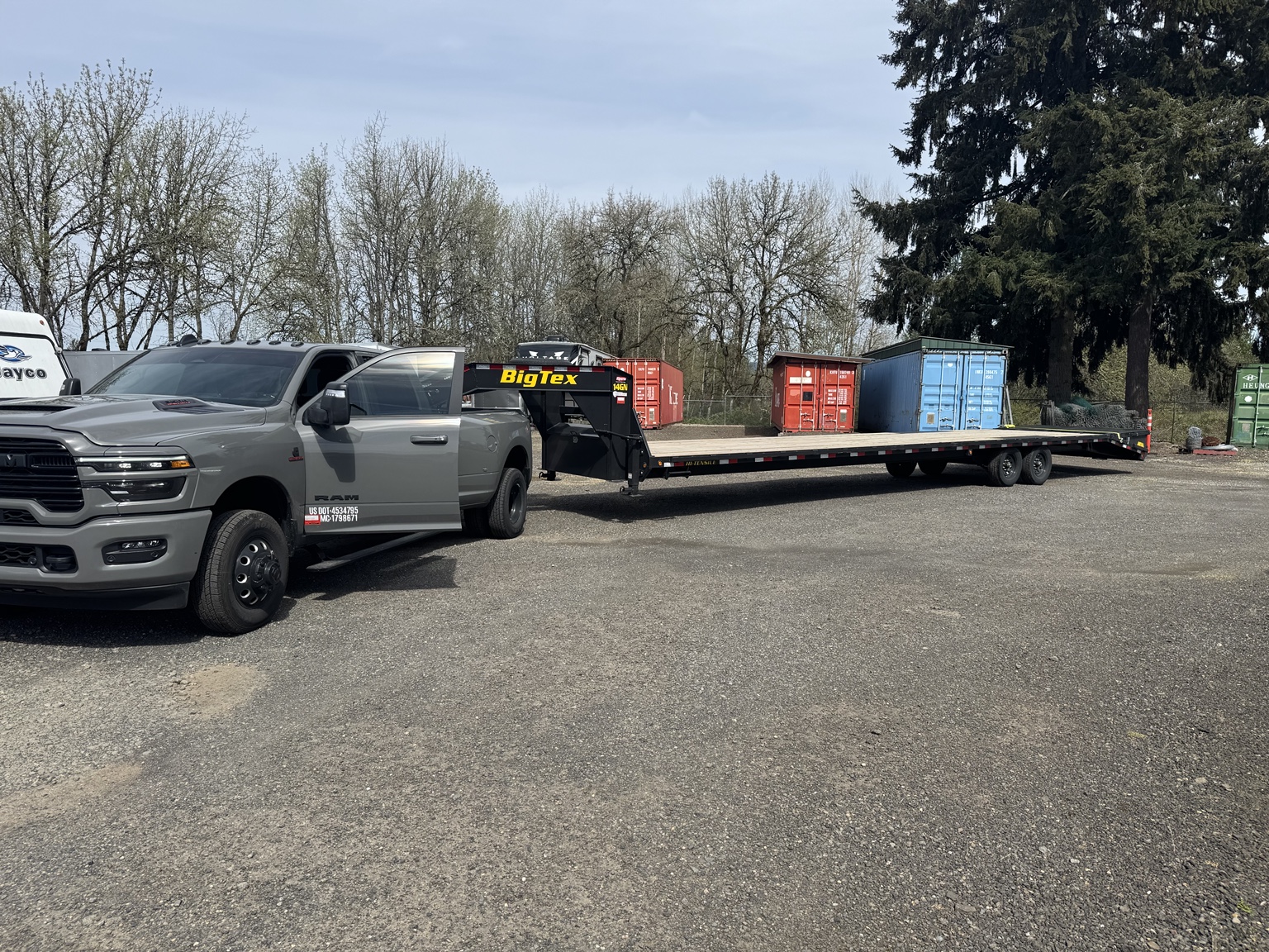 Macedo Hauling truck and Big Tex gooseneck trailer